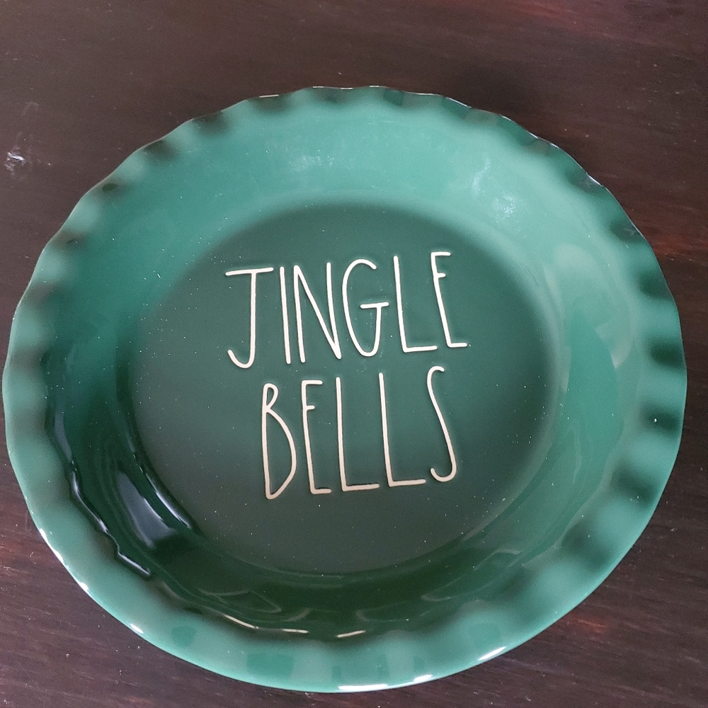 Rae Dunn jungle bells pie plate